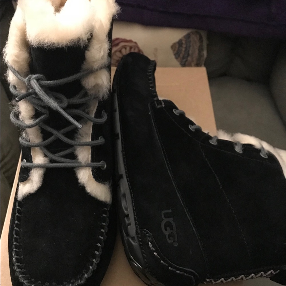 Ugg Chickaree boots